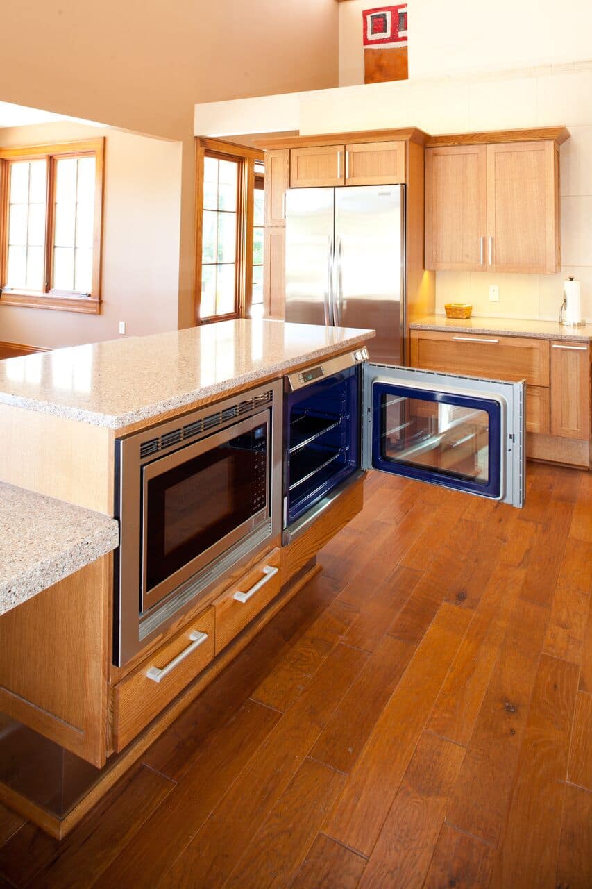 Universal design elements in a kitchen. Image from Rosemarie Rosetti