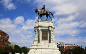 Robert E. Lee Confederate Statue Image