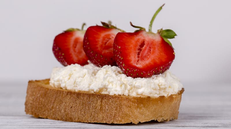 Strawberry_Bruschetta