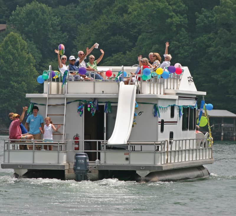 Houseboat party | Photography courtesy of Visit Smith Mountain Lake