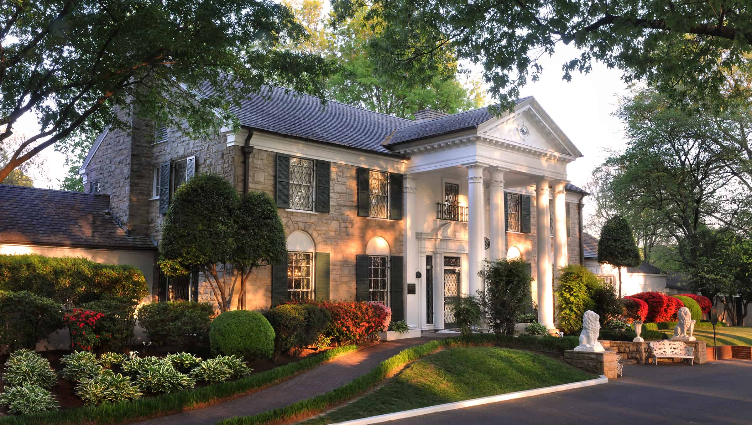 Elvis’ Graceland Mansion | Photo courtesy of Elvis Presley Enterprises
