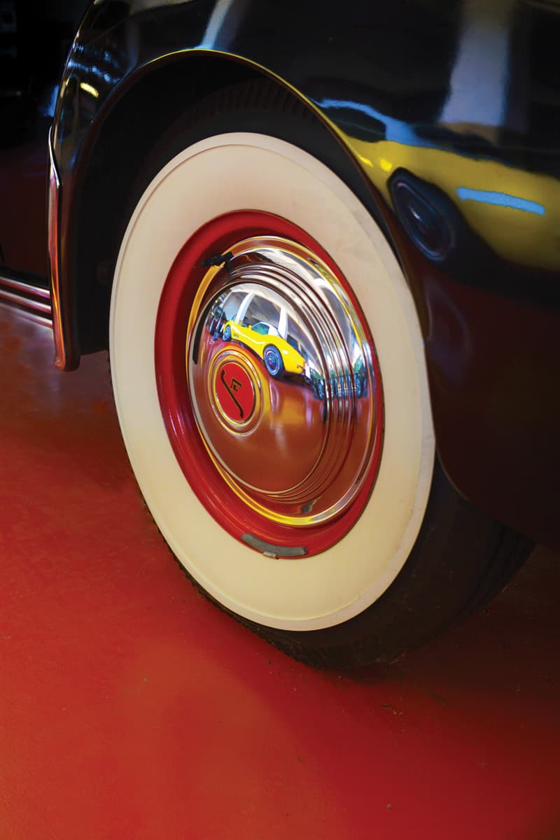 Hubcap on a '39 LaSalle