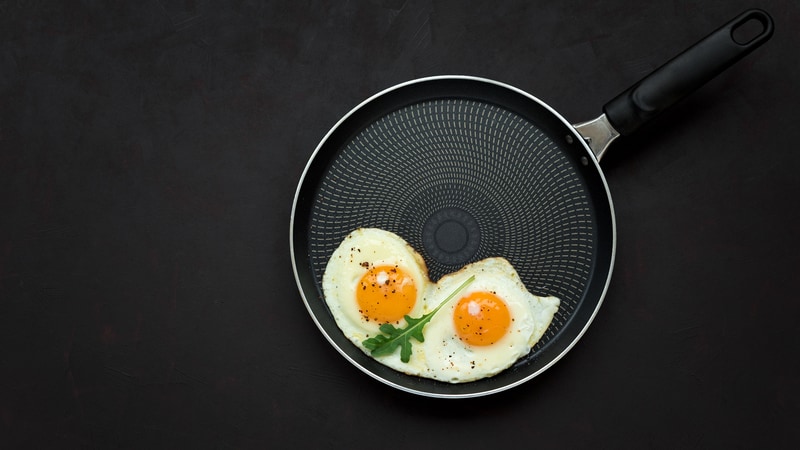Pan of health benefits of eggs