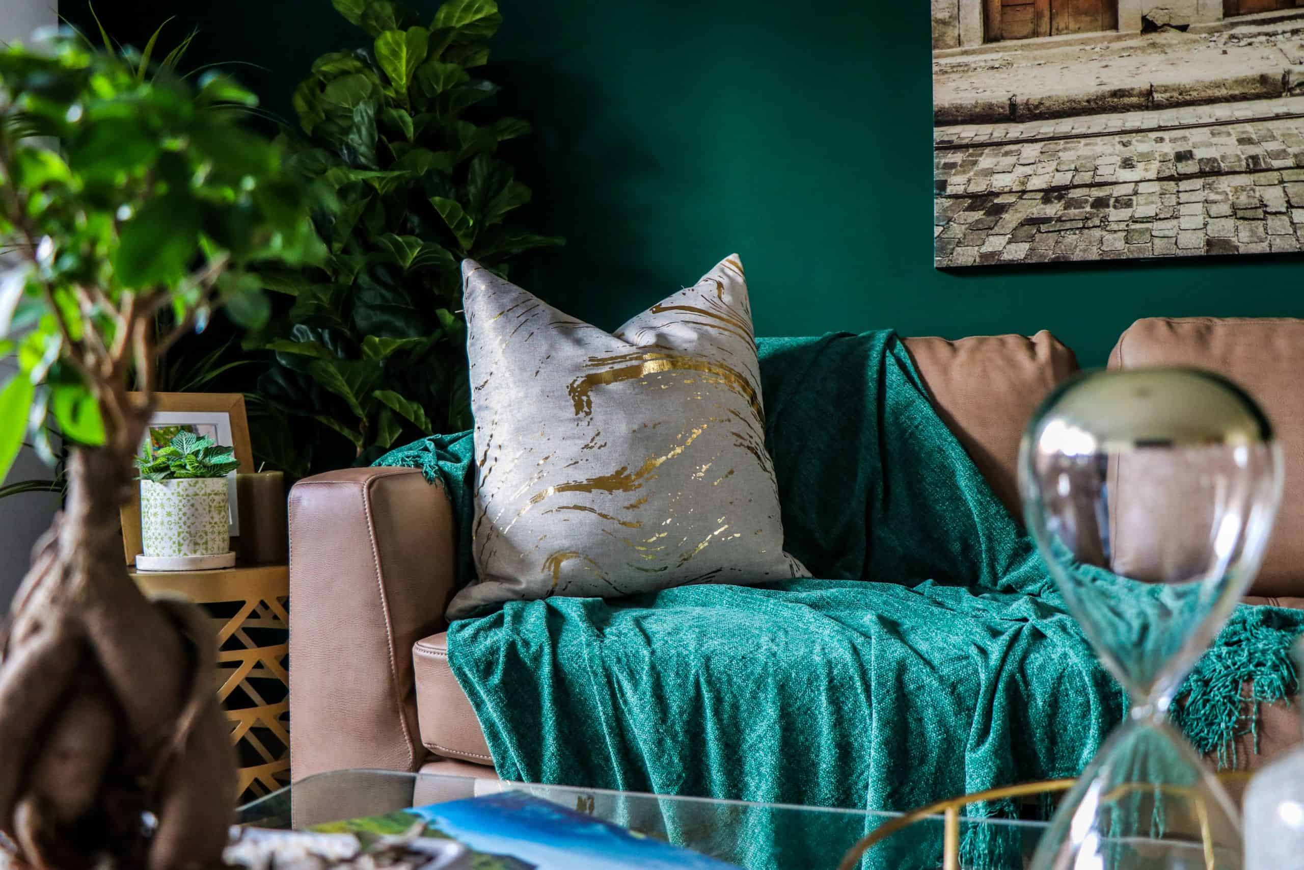 Emerald living room decor