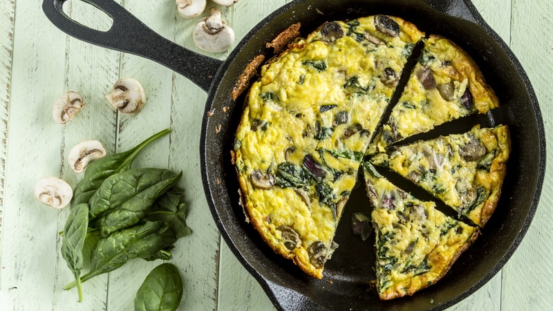 Quiche in a cast-iron skillet