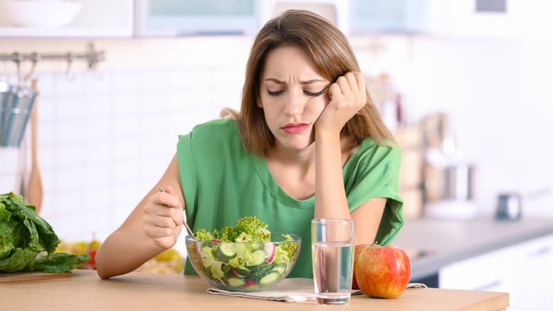 Woman judges her overweight famil