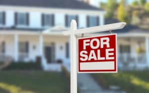 Home for sale illustrating 10 steps for selling your home Image