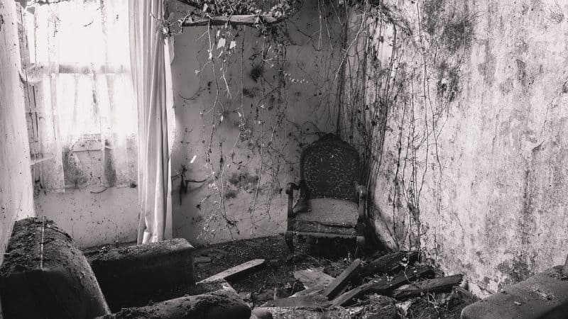 A childhood episode seared into memory: abandoned house Image
