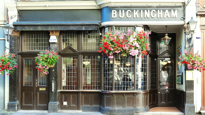 A traditional English pub in Buckingham, England, for funny British phrases and idioms article (Dreamstime/TNS)