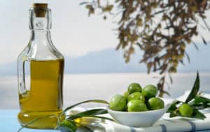 Olive oil vs coconut oil Image