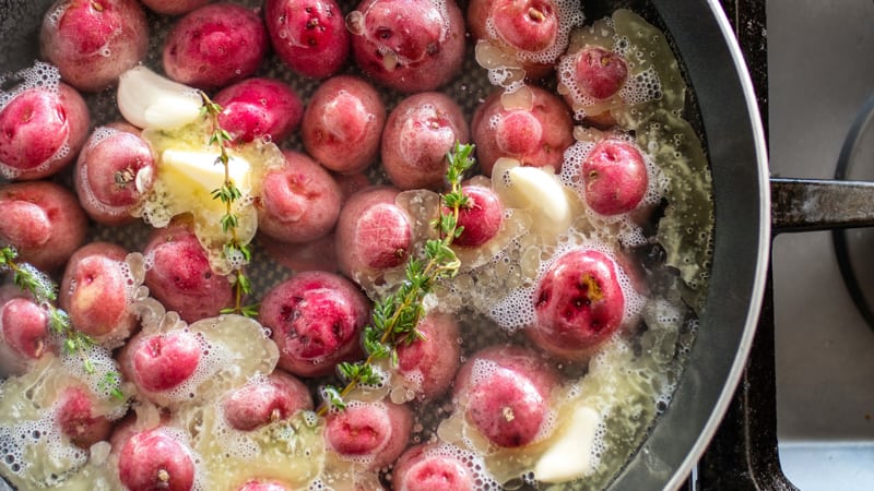 Braised red potatoes with lemon and chives