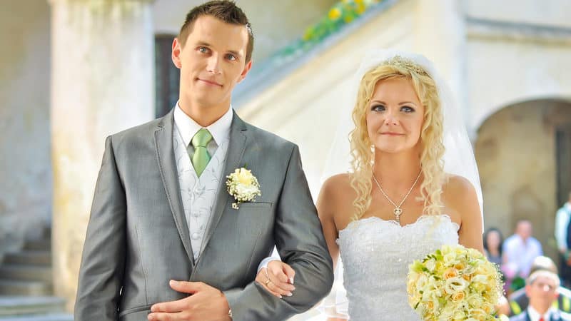 Unvaccinated bride and groom Image