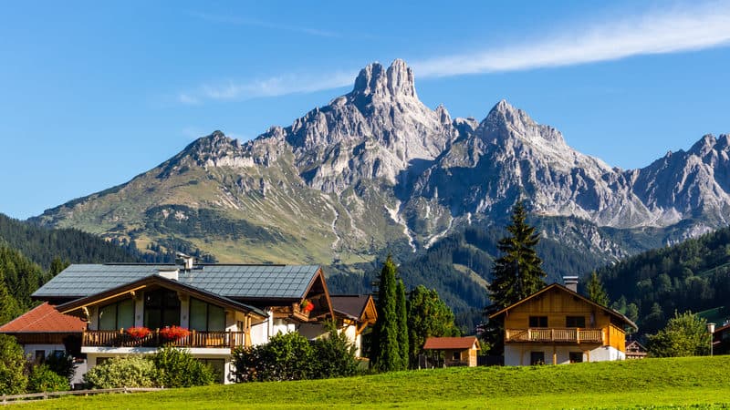 mountains and chalets near Salzburg Austria daliu80 dreamstime Image