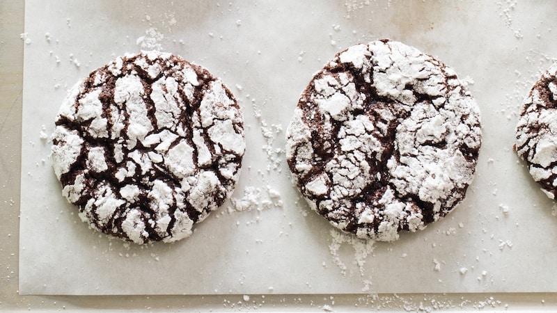 The key is rolling the dough first in granulated sugar, then confectioners sugar. Photo credit: Marie Piraino. For article on Deep, Dark, Chocolaty Earthquake Cookies