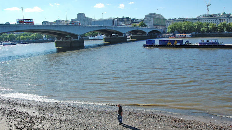 Travel writer Rick Steves takes us beachcombing through London history, figuratively and literally, along the banks of the tidal Thames River.