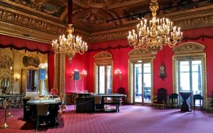 Baden-Baden's casino has the elegance of a royal palace, but anyone who pays the fee and meets the dress code can come to gamble or people-watch. Travel writer Rick Steves transports us to Germany’s Black Forest and to Baden-Baden, through a wealth of natural beauty, rich traditions, a historic casino, and pleasurable mineral spas. Image