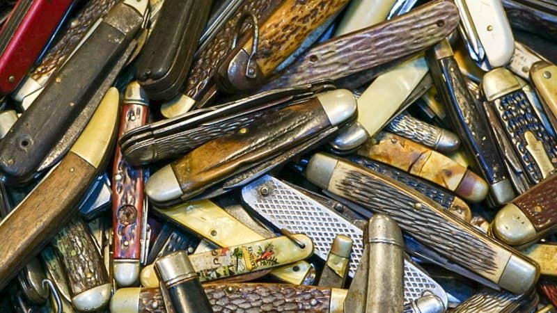 a pile of old pocketknives, one of the memories that stirs this poet's heart. Boomer reader Julia Nunnally Duncan recalls the little things from the past that speak to her still: 