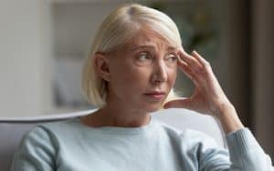 distressed woman Fizkes. As a recovering addict and a health and wellness coach, Dr. Peter Grinspoon has learned the importance of recognizing and defusing cognitive distortions. Image