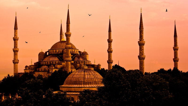 Istanbul mosque at sunset, by Jeremyreds. Experiencing Islam in a secular Muslim nation such as Turkey offers a glimpse of the beauty of Islamic traditions. Travel writer and guide Rick Steves takes us to Istanbul.