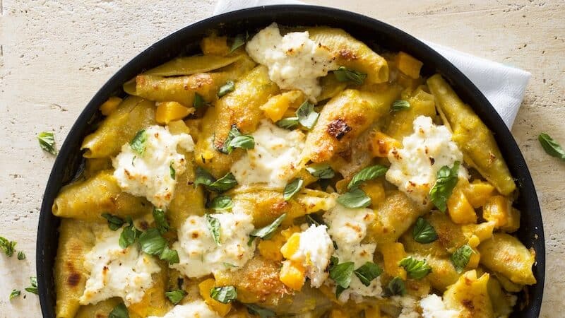 Making stuffed shells is tedious, meticulously stuffing each individual par-boiled pasta shell. Try this recipe for unstuffed shells instead. Everything comes together in a single dish. Image