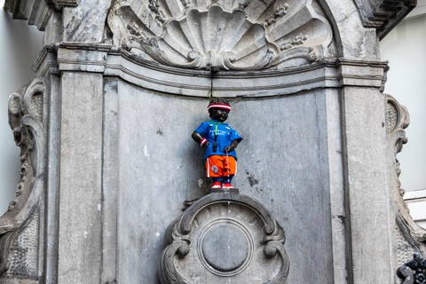 Manneken Pis statue dressed in one of its many outfits. Credit: Kerry Taylor.