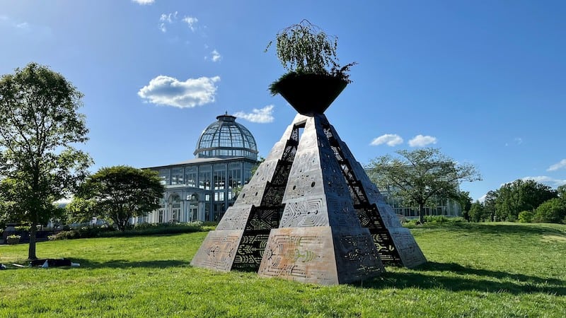 Incanto sculpture by Kate Raudenbush at Lewis Ginter Botanical Garden, Richmond, Virginia. Image courtesy of LGBG. For What's Booming RVA: Train Your Sights on Ashland.