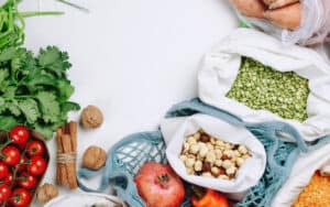 Sustainable and healthy foods, like tomatoes and lentils., from Laneigeaublanc. The trends of healthier eating and sustainable eating mean you can enjoy healthy foods for you and the Earth that are delicious, too.  Image
