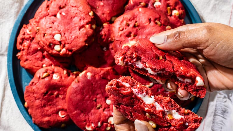 Stuffed red velvet cookies