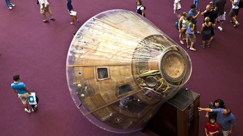 Apollo 11 command module at the Museum of Air and Space, Washington D.C., by Meinzahn