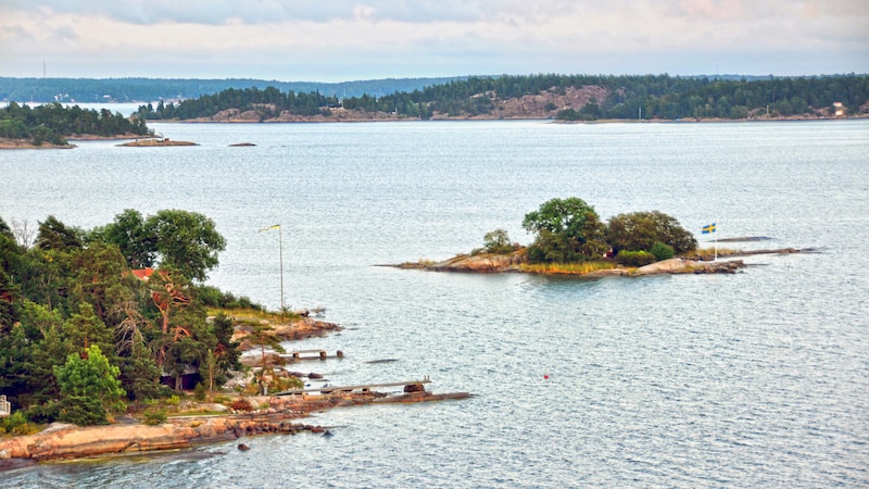 From “Skärgården” – literally “garden of skerries,” unforested rocks sticking up from the sea – to larger islands, populated with trees and people, the Stockholm archipelago offers an idyllic land-and-seascape. Travel writer Rick Steves offers suggestions for exploring it.