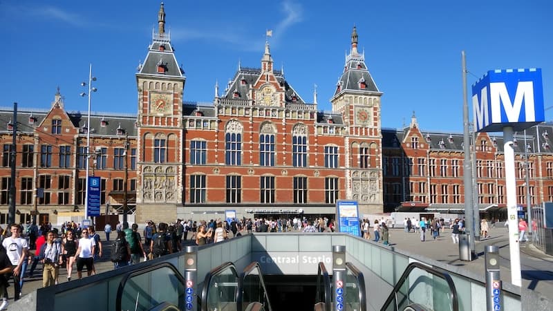 Amsterdam Centraal train station is the starting point for any Amsterdam adventure: history, famous art, or mayonnaise-slathered fries. An appropriate starting place for exploring eclectic Amsterdam