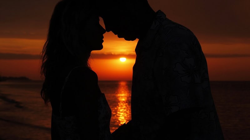 love silhouette, for essay "Love in Santa Cruz." Image by Kostiantyn Gerashchenko