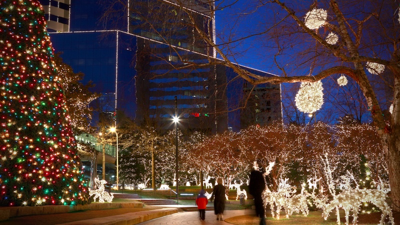 Christmas lights illuminated at the James Center plaza in Richmond, Virginia. By Rose-marie Henriksson