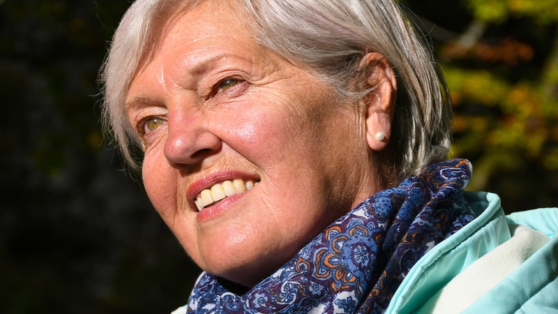 Happy woman, by Tpibernik. Happiness and a positive attitude have been linked to multiple health benefits, but achieving that can be more difficult if happiness doesn’t come easily. Dr. Howard LeWine of Harvard Health offers tips on improving happiness.