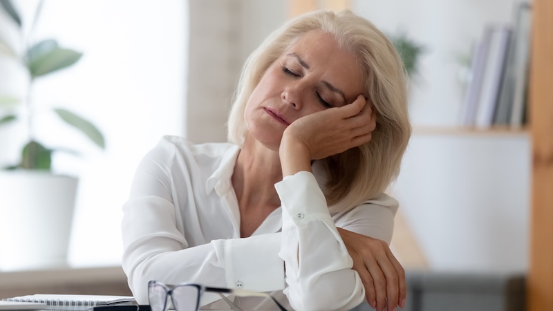 An excessively sleepy woman. Fizkes